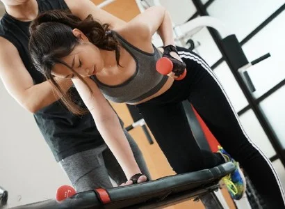 Hai người này âm ái nhiều lần